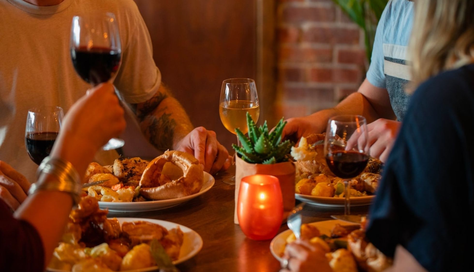 Family enjoy Father's Day roast dinner at the Bunk Inn in Curridge, Newbury
